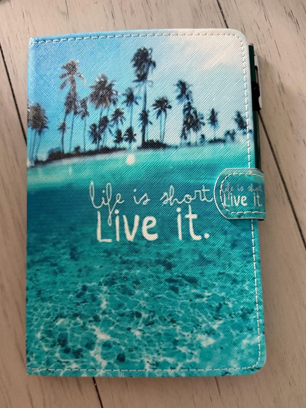 Ocean 🌊 IPad Mini case with Card Slots and magnetic closure.